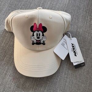 NWT Minnie Mouse Hat